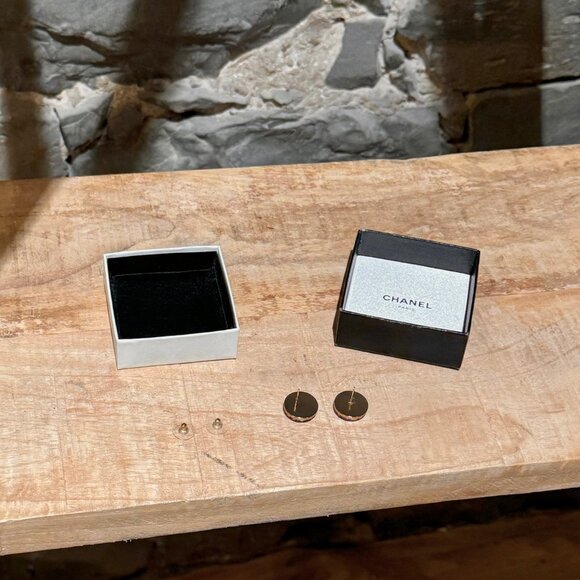 Chanel 2002 02P CC Logo Striped Round Stud Earrings - Picture 10 of 10